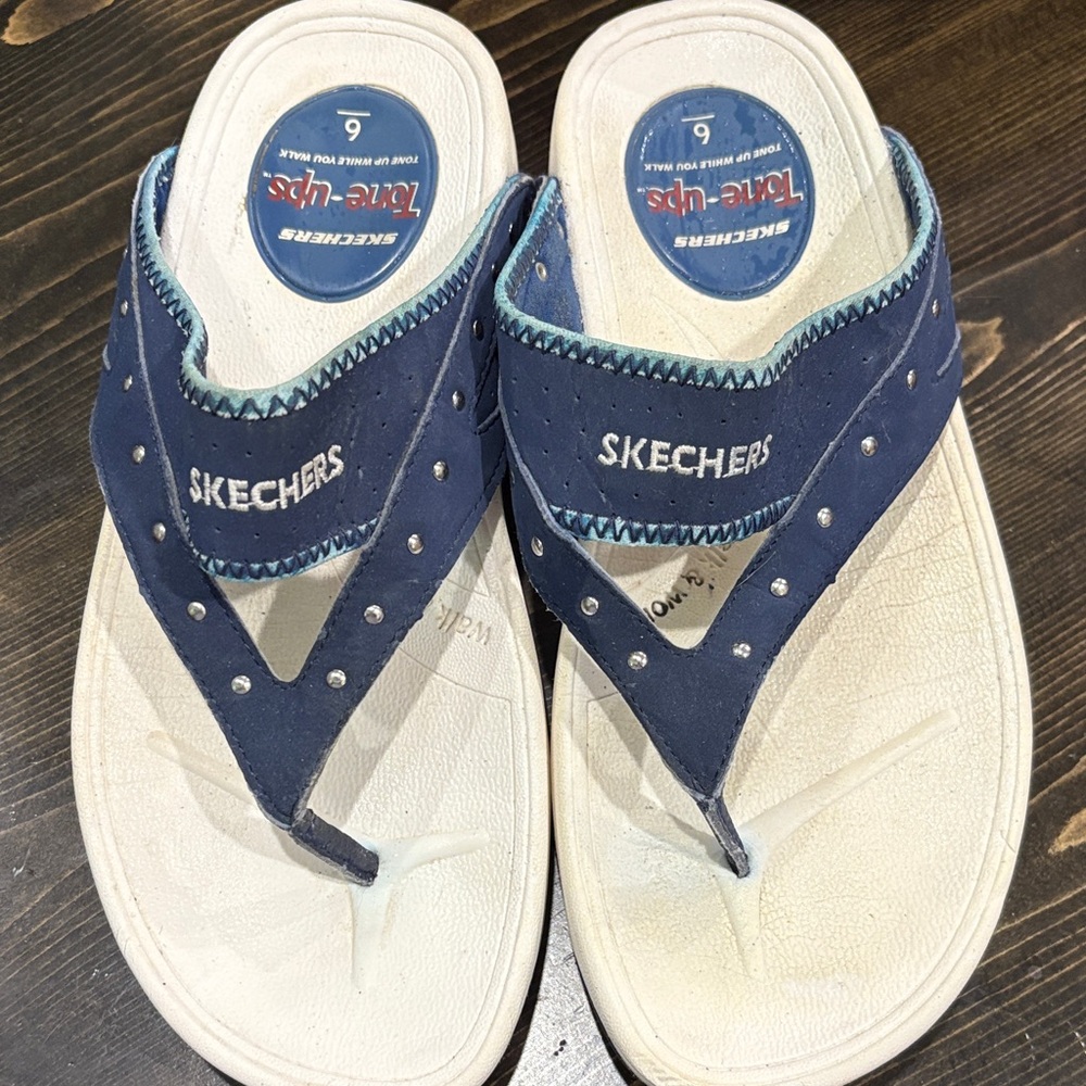 Skechers Navy and White Flip Flops